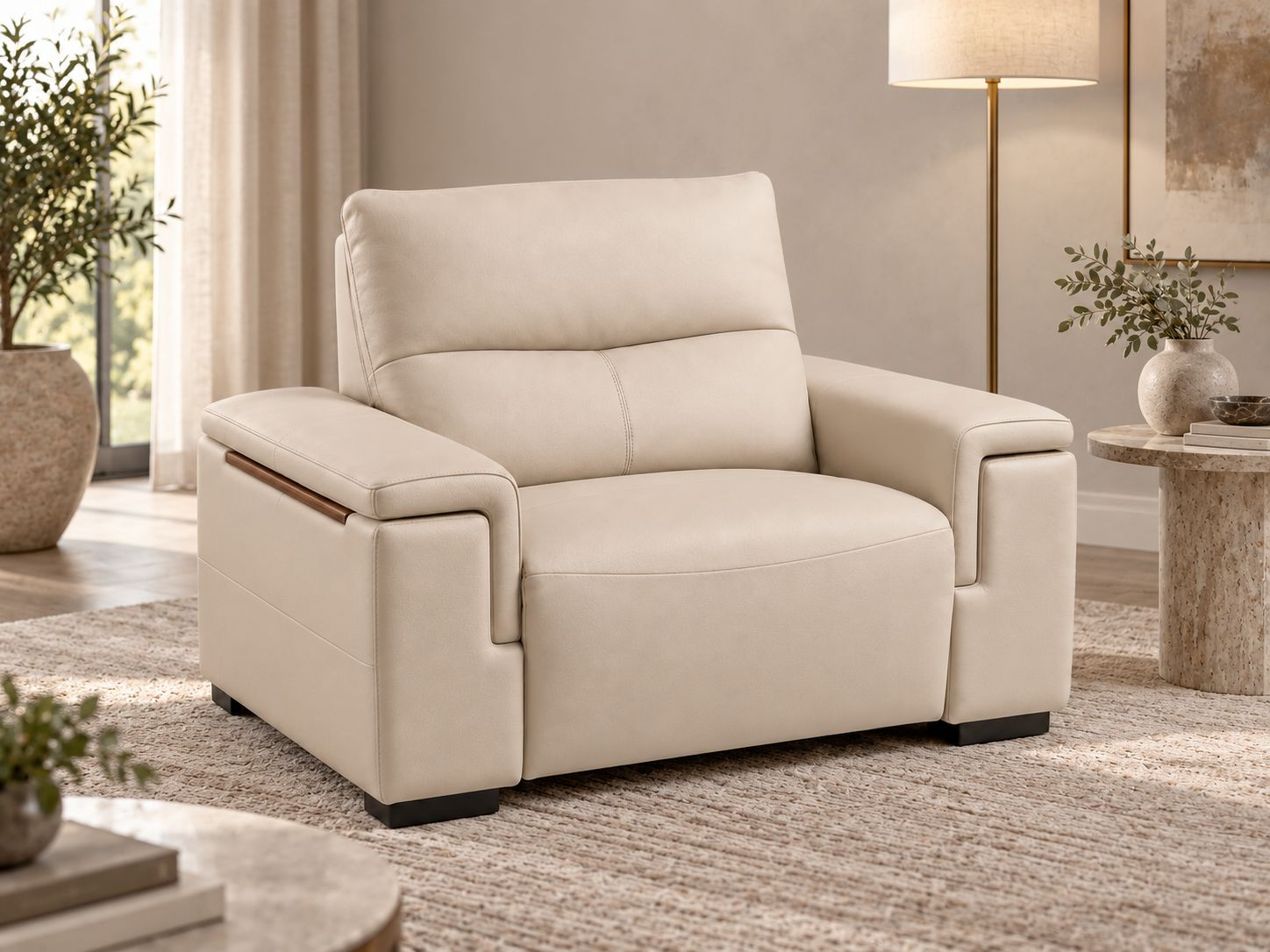 Sofa dáng thấp giúp phòng khách trần thấp bớt nặng