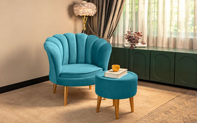 Ghế đơn kết hợp đôn sofa linh hoạt Ghế đơn và đôn sofa là nội thất rời linh hoạt cho phòng khách
