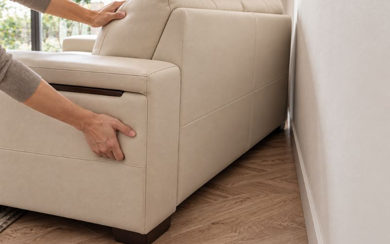 Kiểm tra điểm đỡ lưng và chiều sâu sofa
