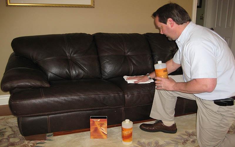 6 bước vệ sinh sofa da đúng cách được các chuyên gia khuyên dùng